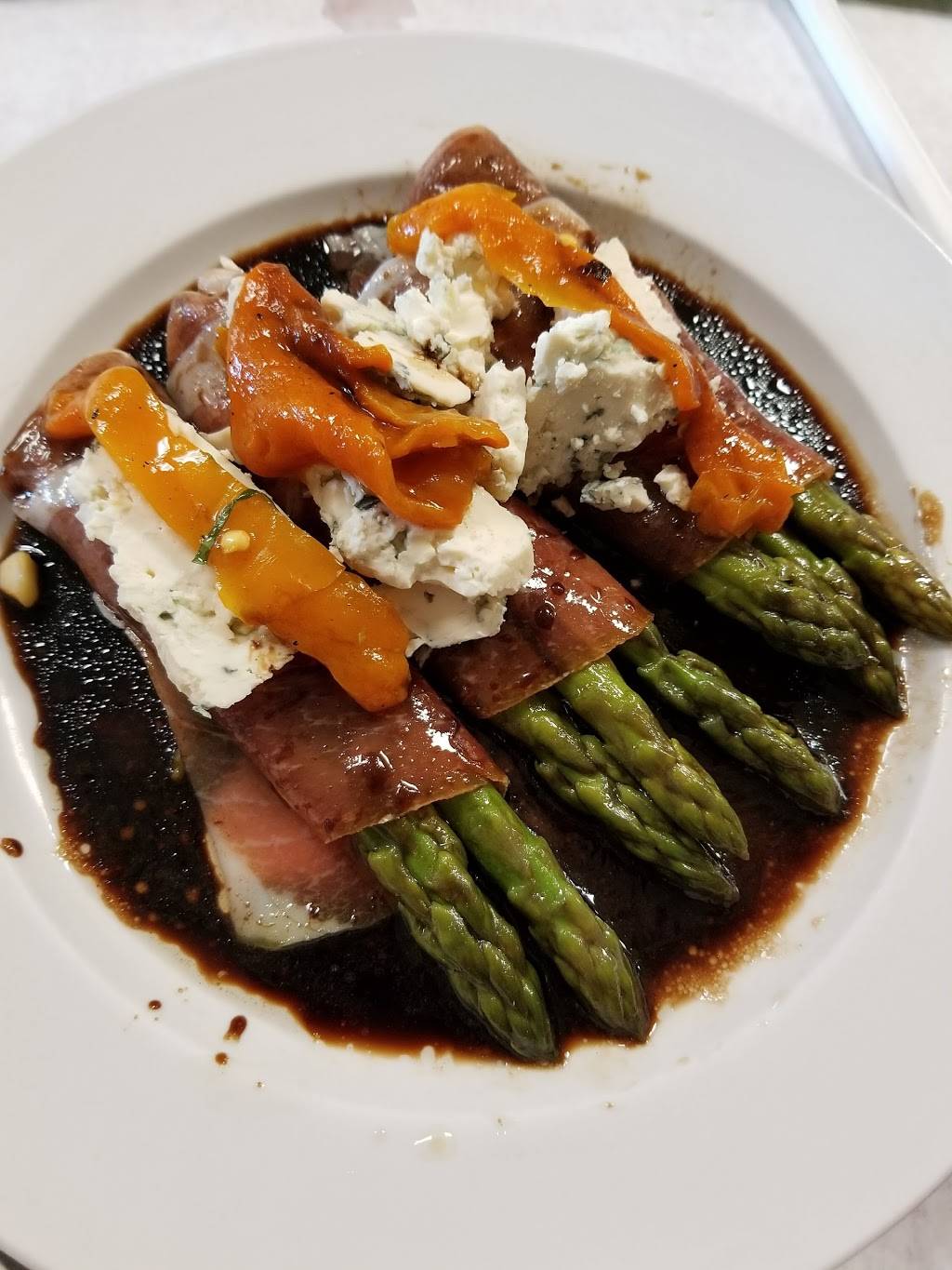 Gios Cafe and Deli | cafe | 2724 S Lowe Ave, Chicago, IL 60616, USA | 3122256368 OR +1 312-225-6368