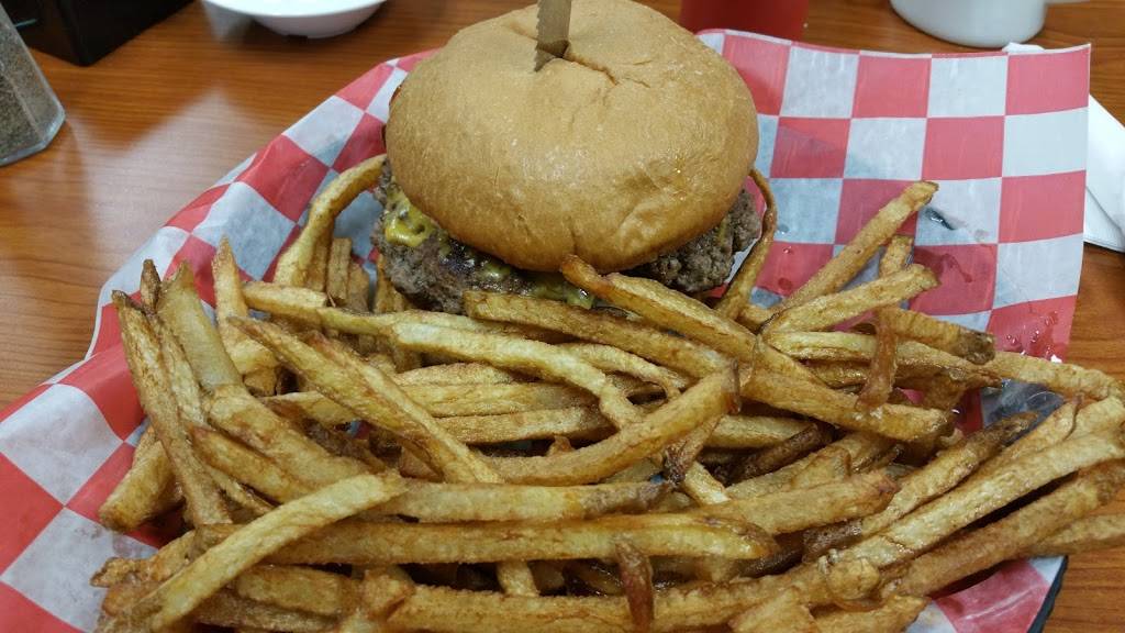 Big Bills Burgers | restaurant | 14881-14869 Old State Rd, Middlefield, OH 44062, USA | 4404260076 OR +1 440-426-0076