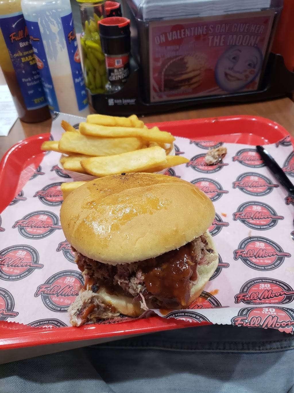 Full Moon Bar-B-Que | restaurant | 5988 N Chalkville Rd, Birmingham, AL 35235, USA | 2056551515 OR +1 205-655-1515