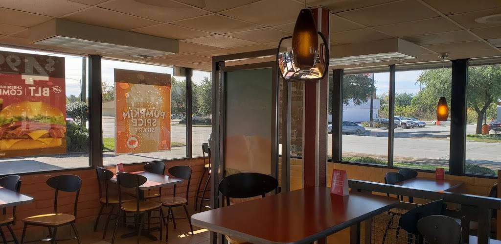 Jack in the Box | restaurant | 9302 Jensen Dr, Houston, TX 77093, USA | 7136923013 OR +1 713-692-3013