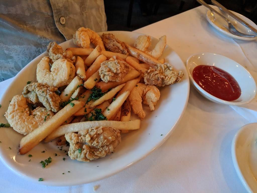 Pascals Manale | restaurant | 1838 Napoleon Ave, New Orleans, LA 70115, USA | 5048954877 OR +1 504-895-4877