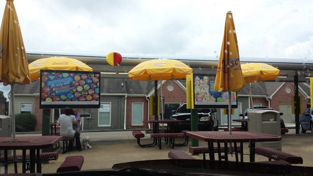 Sonic Drive-In | restaurant | 811 Nashville Hwy, Columbia, TN 38401, USA | 9313810494 OR +1 931-381-0494