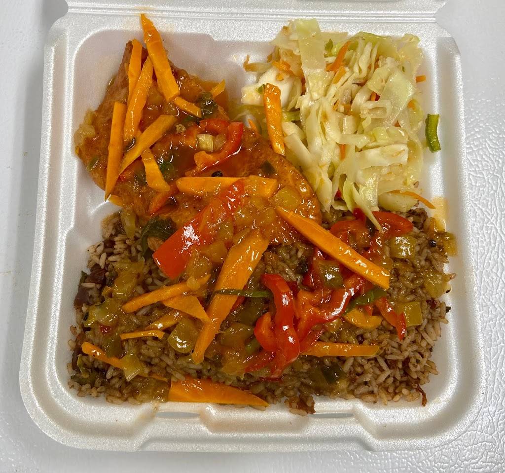 Island Fish Head Jamaican Restaurant | restaurant | 304 Albany Ave, Hartford, CT 06120, USA | 8604617346 OR +1 860-461-7346