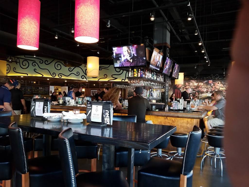 Bar Louie - One Loudoun | night club | 20586 Easthampton Plaza, Ashburn, VA 20147, USA | 5714652335 OR +1 571-465-2335