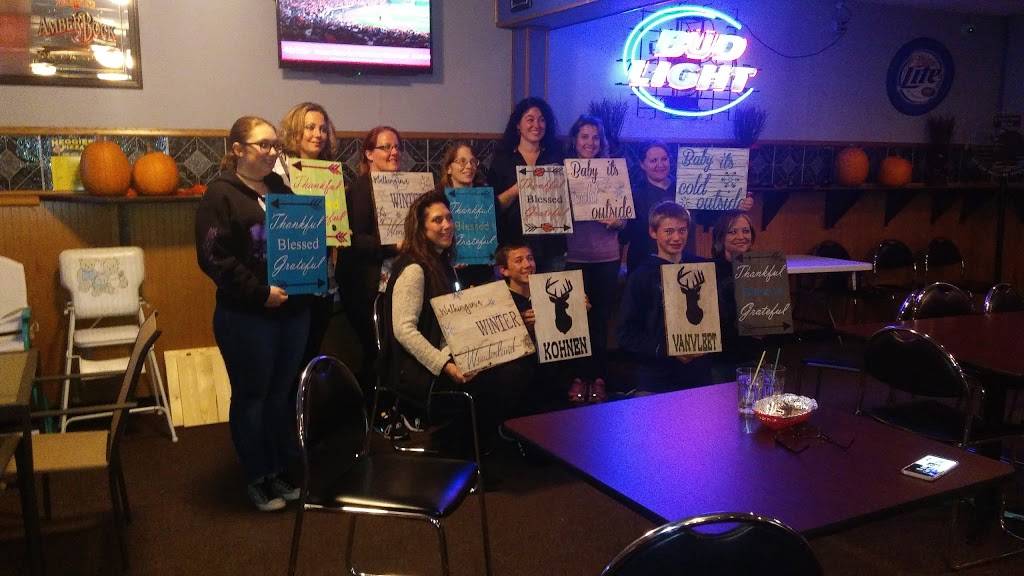 MDs Downtown Bar & Grill | restaurant | 351 1st St, Roscoe, MN 56371, USA | 3205975353 OR +1 320-597-5353