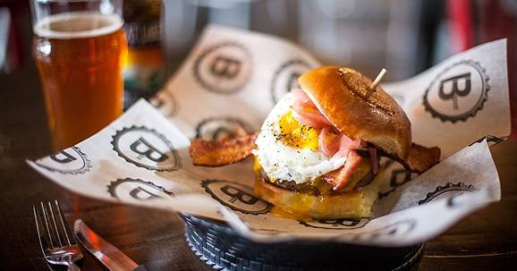 B Spot Burgers - Eton | restaurant | 28699 Chagrin Blvd, Woodmere, OH 44122, USA | 2162925567 OR +1 216-292-5567