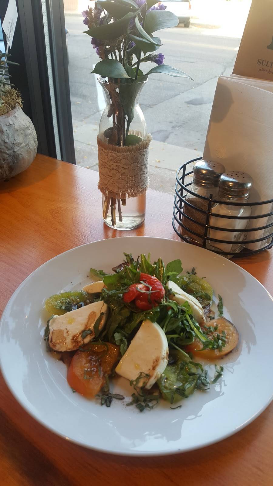 Sulten Belly | restaurant | 220 N Main St, Waupaca, WI 54981, USA | 7158025089 OR +1 715-802-5089