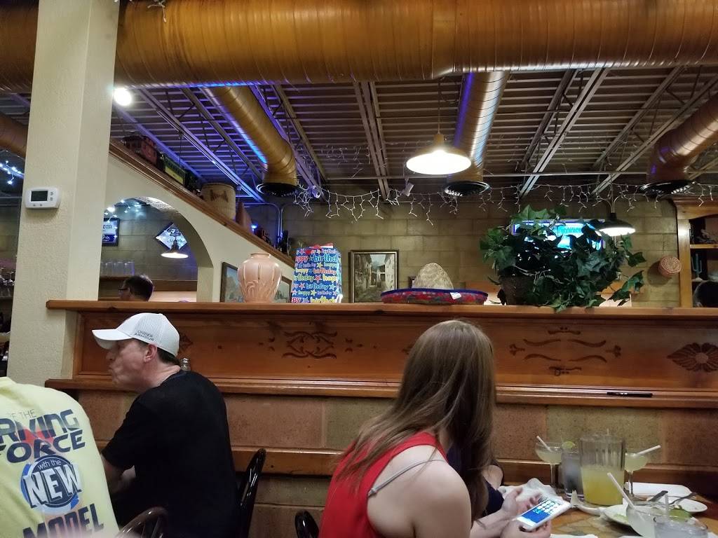 Santa Fe Restaurant | restaurant | 132 E Church St, Sandwich, IL 60548, USA | 8157866737 OR +1 815-786-6737