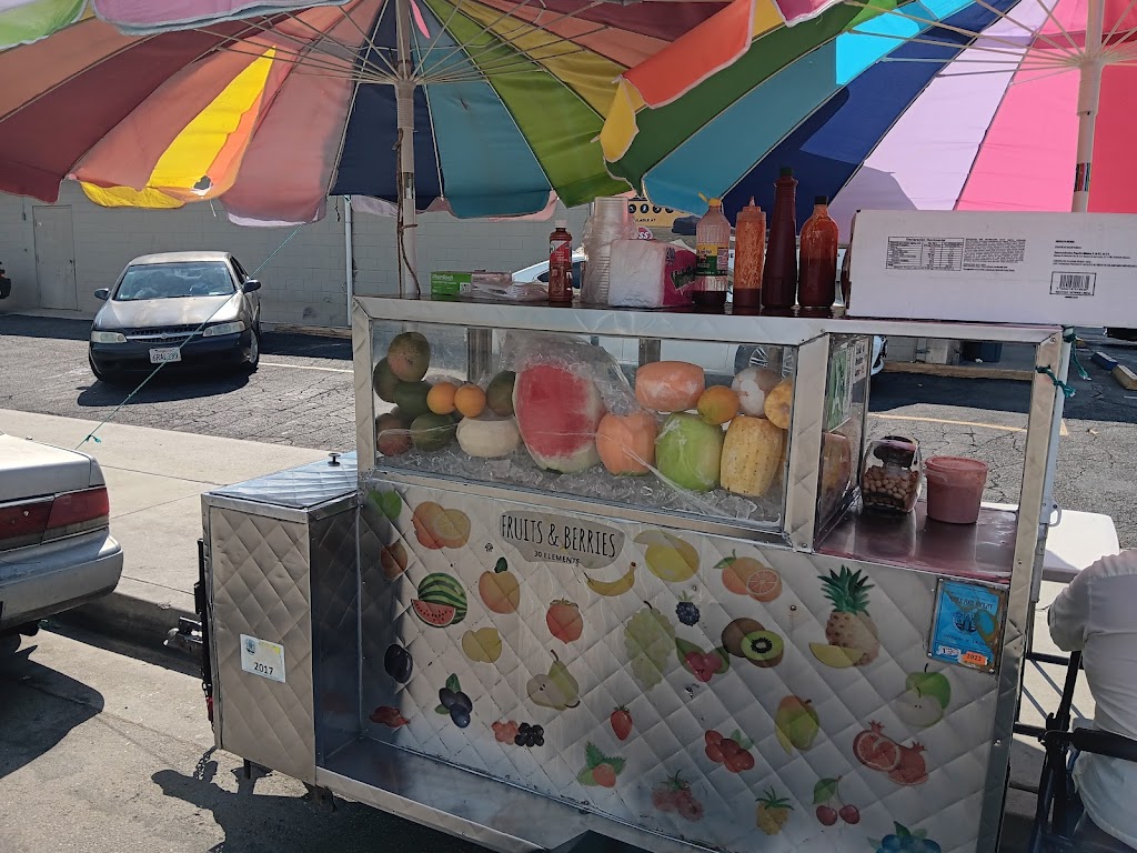 Fruta Serranos Fresh Fruit | restaurant | La Puente, CA 91746, USA | 3234038542 OR +1 323-403-8542
