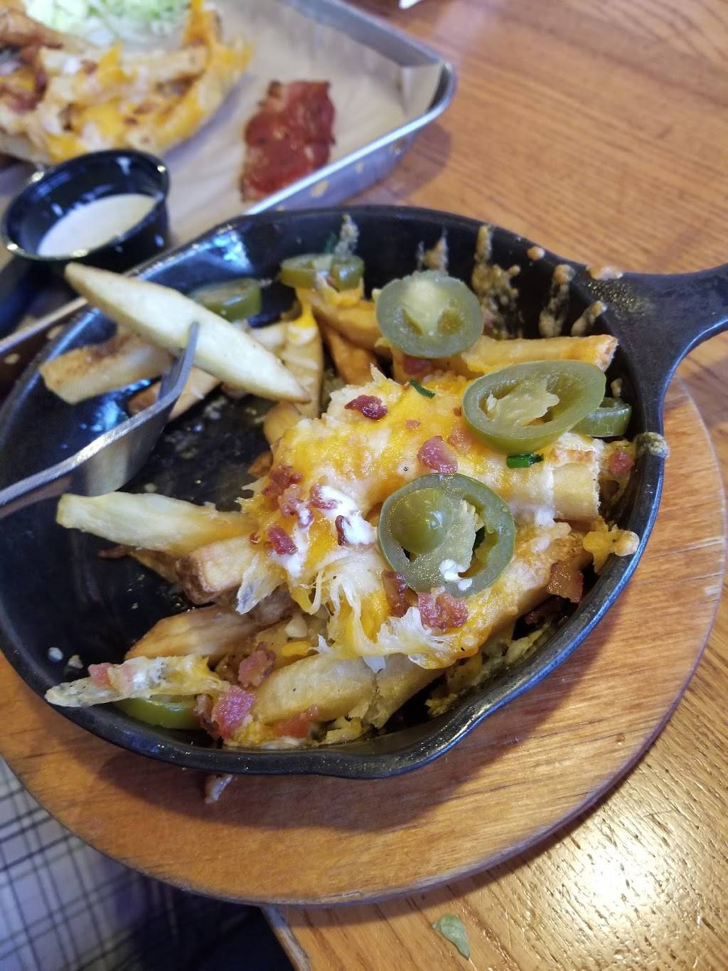 Chilis Grill & Bar | restaurant | 88 Wadsworth Blvd, Lakewood, CO 80226, USA | 3032382996 OR +1 303-238-2996