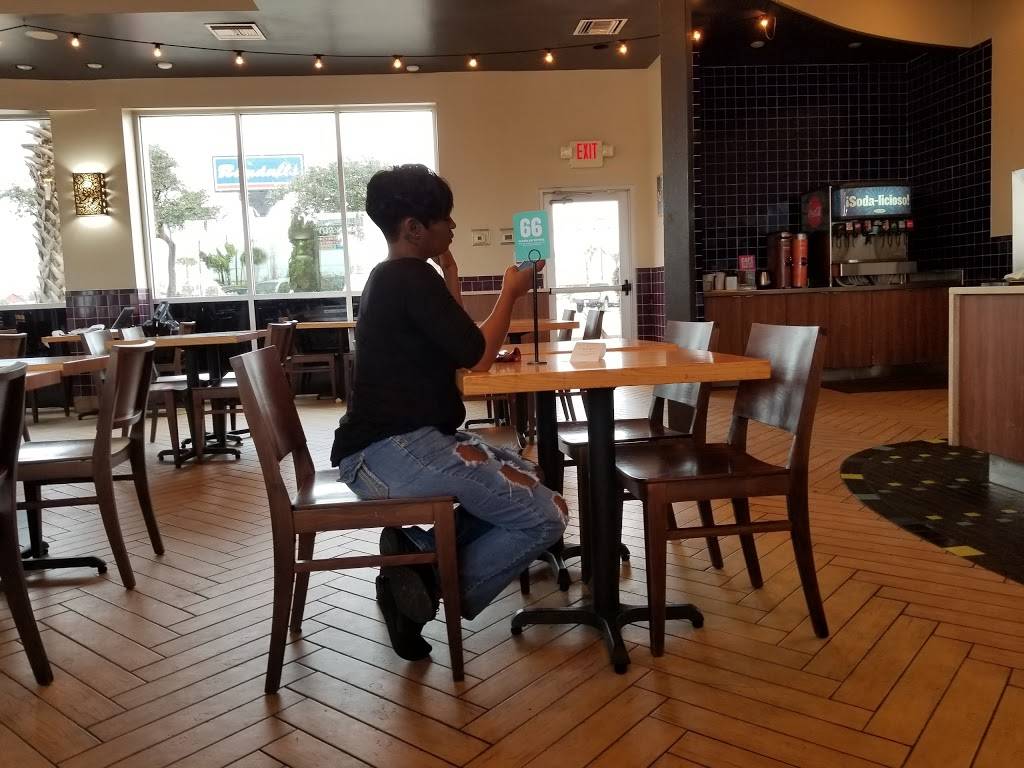 Taco Cabana | restaurant | 2729 61st St, Galveston, TX 77551, USA | 4097401316 OR +1 409-740-1316