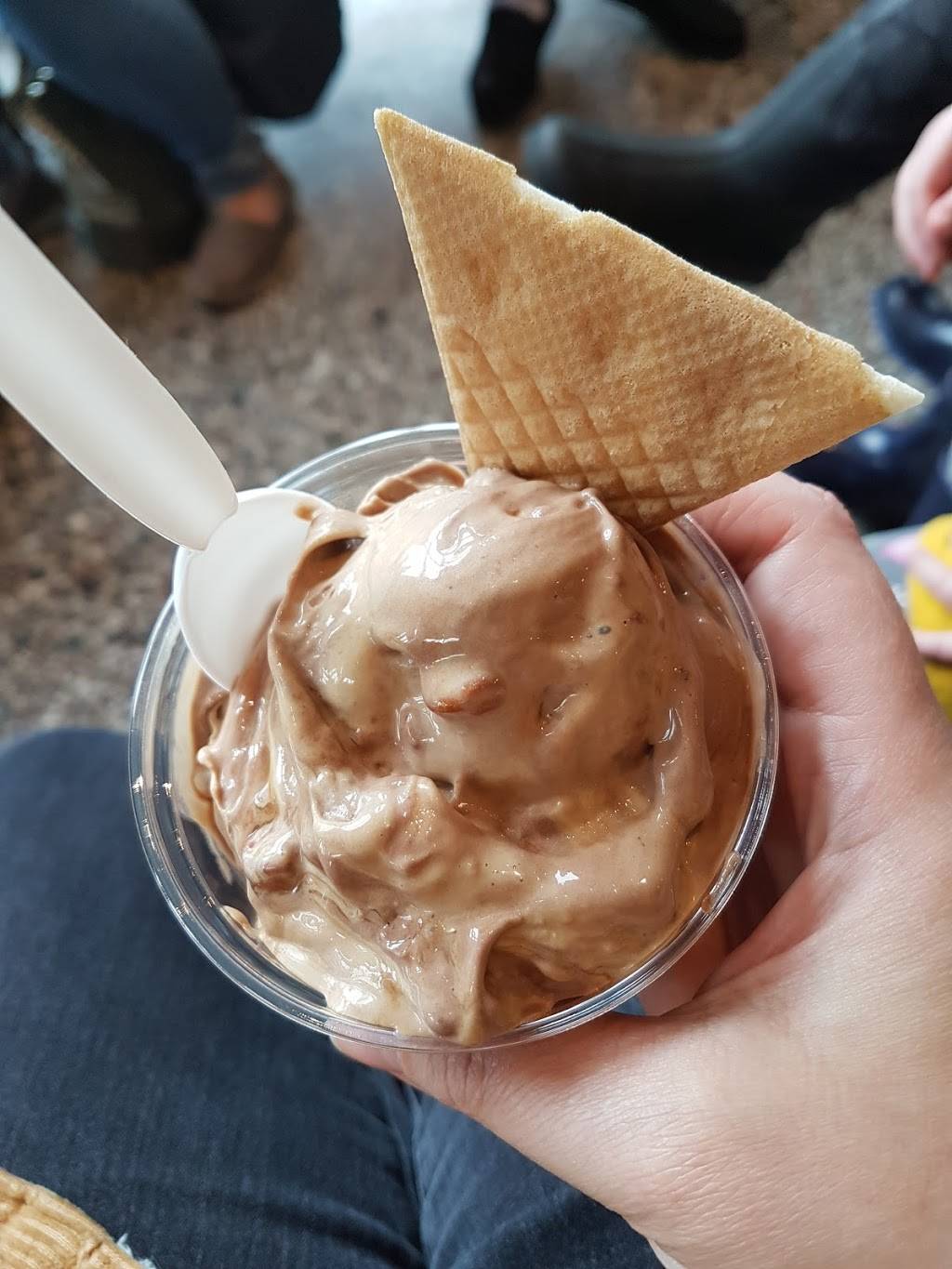 Kopps Frozen Custard | restaurant | 7631 W Layton Ave, Greenfield, WI 53220, USA | 4142824312 OR +1 414-282-4312