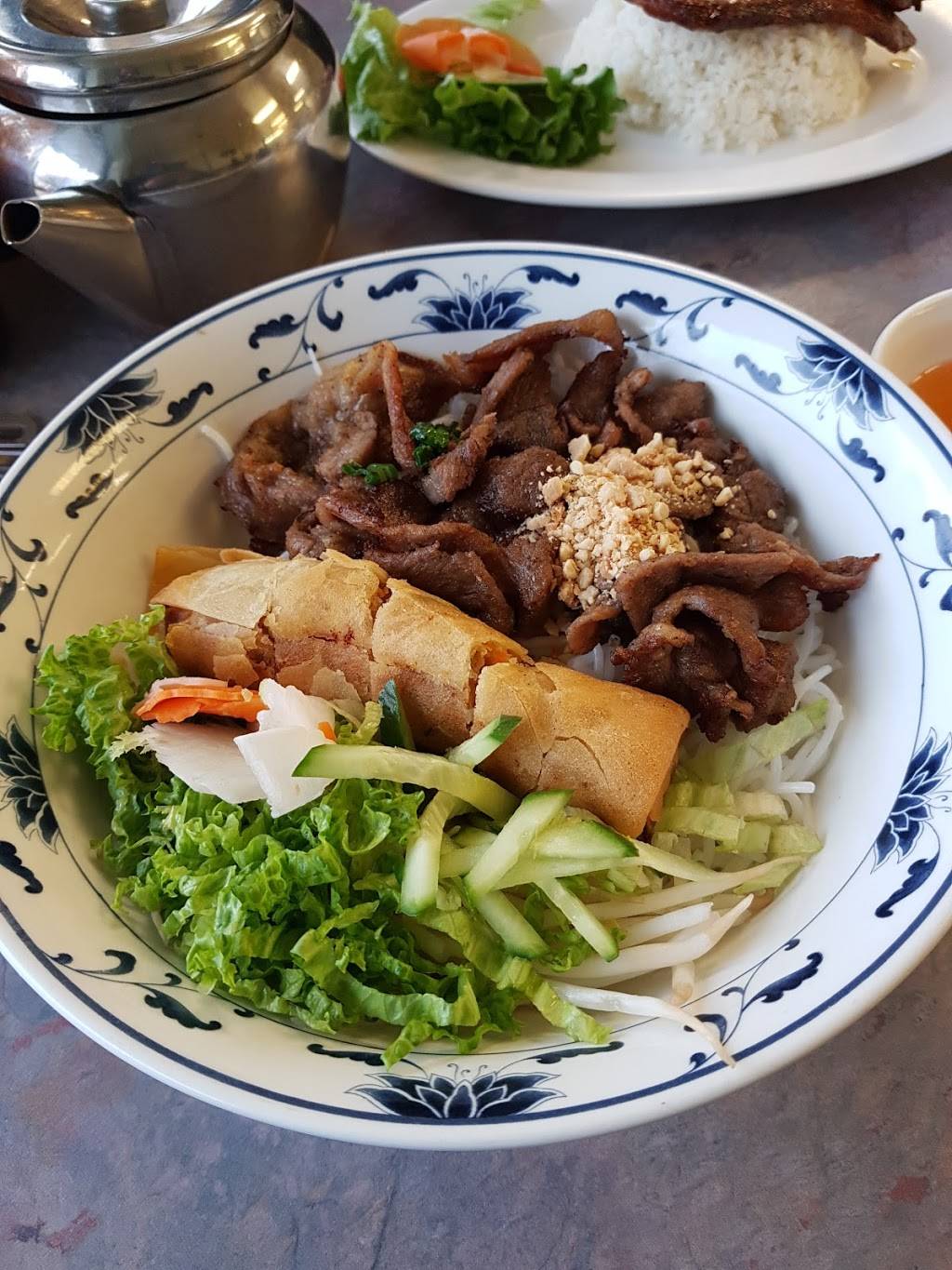 Pho Saigon | restaurant | 240 Silvercreek Pkwy N, Guelph, ON N1H 7P8, Canada | 5198222800 OR +1 519-822-2800