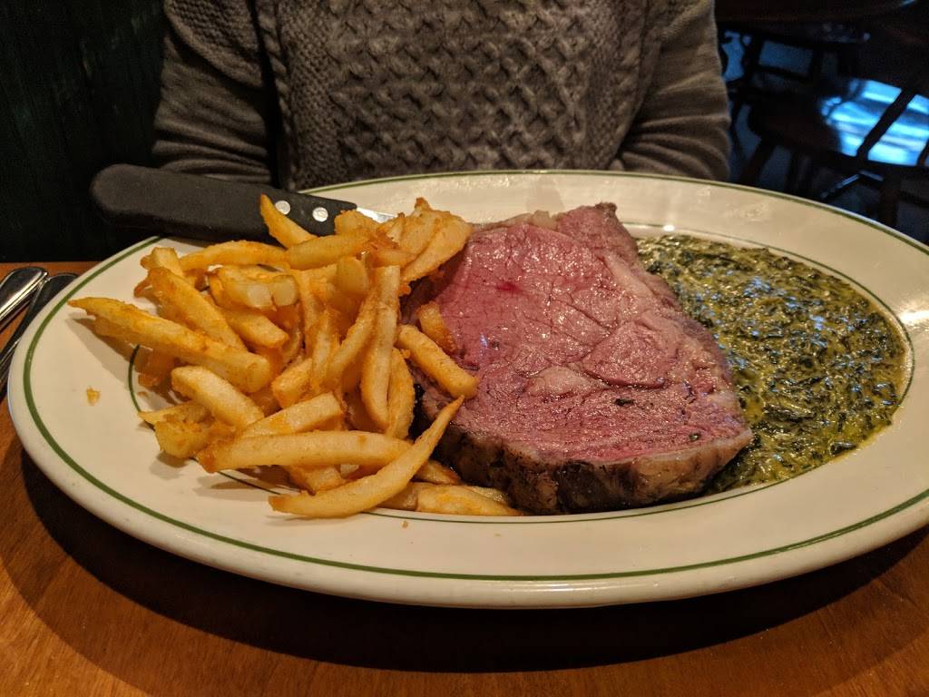 Izzys | restaurant | 3345 Steiner St, San Francisco, CA 94123, USA | 4155630487 OR +1 415-563-0487