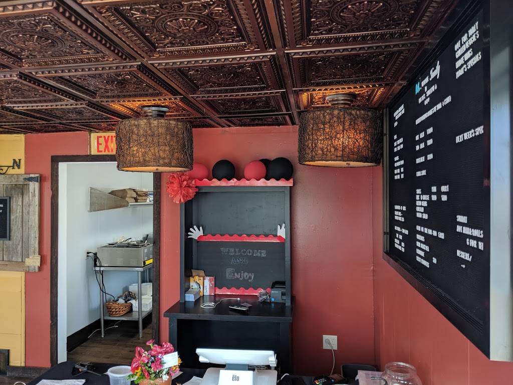 Big Eds Smoke Pit | restaurant | 746 Main St, Belgium, WI 53004, USA | 2624765126 OR +1 262-476-5126