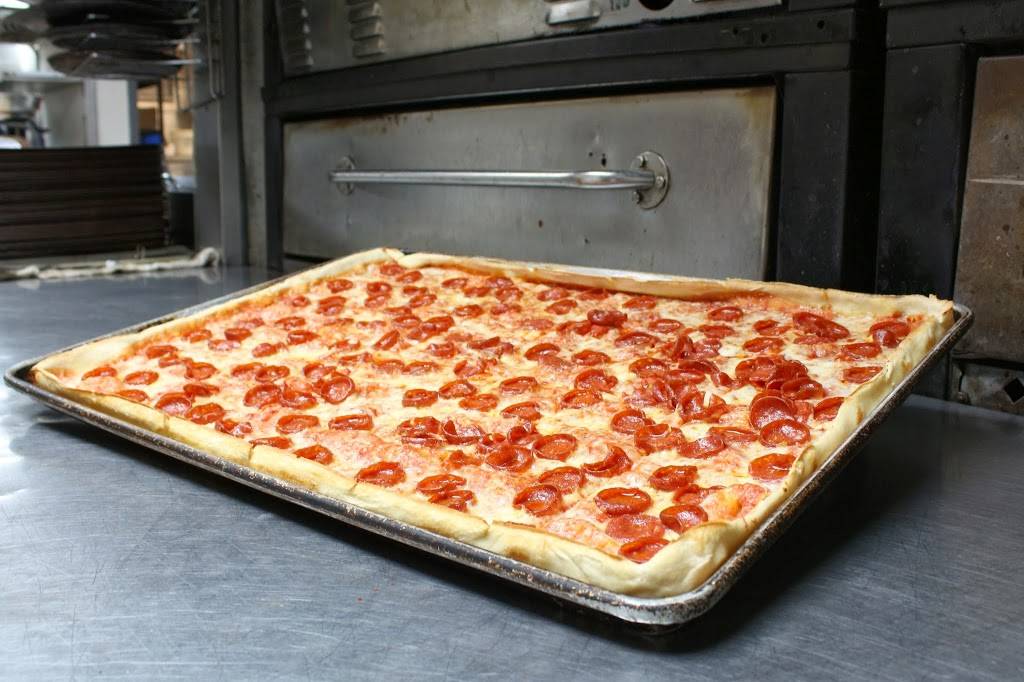 Toms Pizza Shop | restaurant | 140 E Rich Ave, DeLand, FL 32724, USA | 3867382511 OR +1 386-738-2511