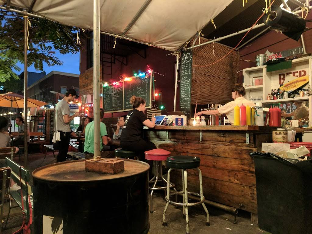 Gowanus Yacht Club | restaurant | 323 Smith St, Brooklyn, NY 11231, USA | 7182461321 OR +1 718-246-1321