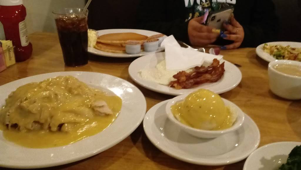 Screwballs Sports Bar & Grille | restaurant | 216 W Beidler Rd #600, King of Prussia, PA 19406, USA | 6103373888 OR +1 610-337-3888