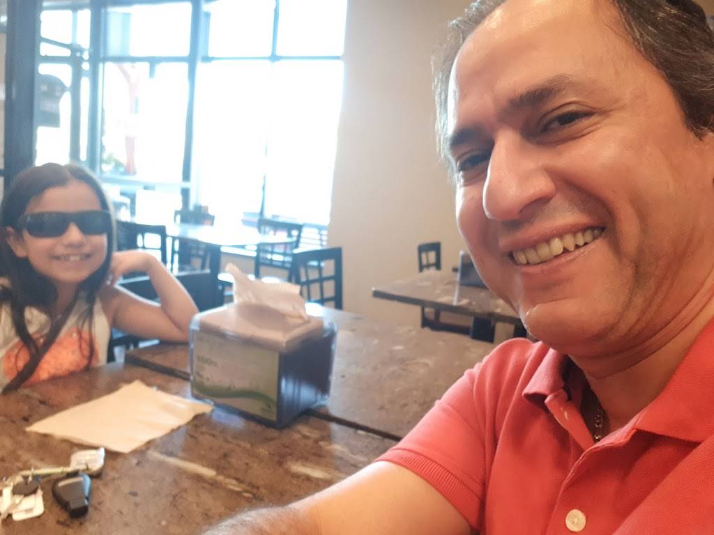 Babbaz Grill | restaurant | 3001 Dougall Ave, Windsor, ON N9E 0A2, Canada | 5199669839 OR +1 519-966-9839