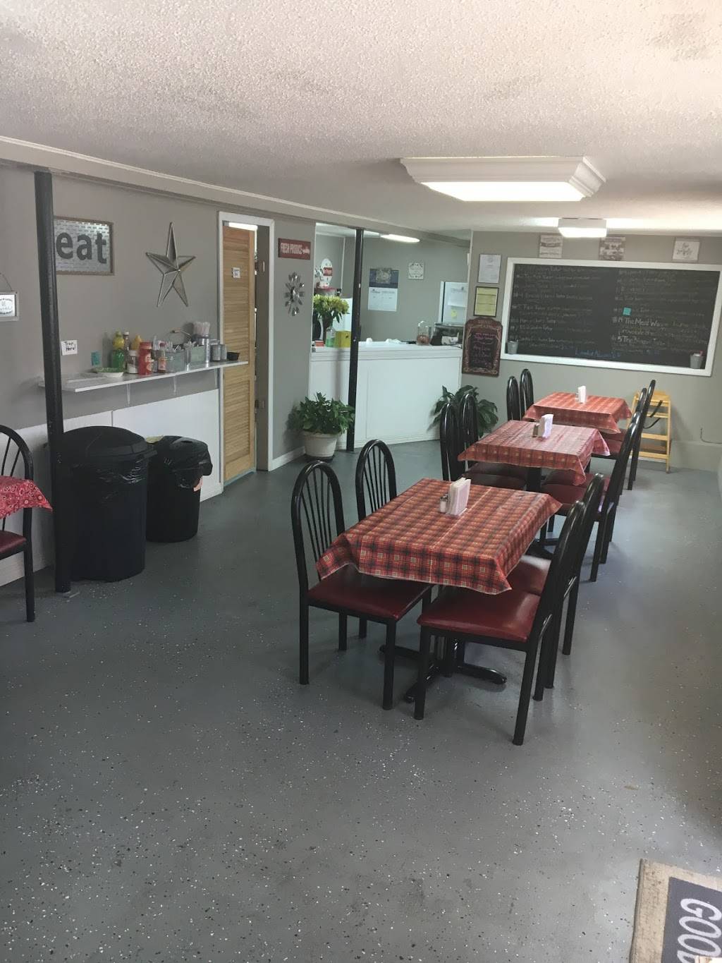 The Brown Tater | restaurant | 101 Mill St, Waverly, TN 37185, USA | 9312995009 OR +1 931-299-5009