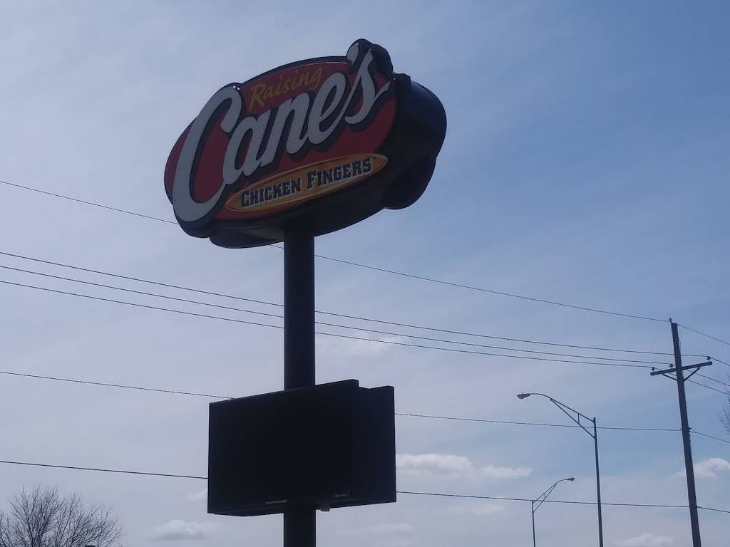 Raising Canes Chicken Fingers | meal takeaway | 12930 W Maple Rd, Omaha, NE 68164, USA | 4024965375 OR +1 402-496-5375