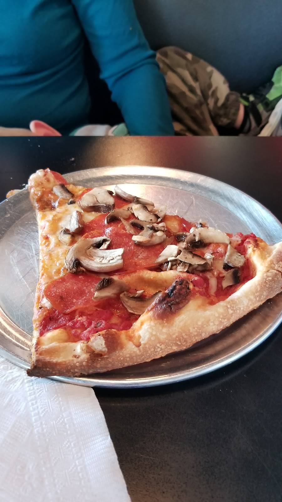 Bruccis Pizza | restaurant | 540 FL-13 #10, Fruit Cove, FL 32259, USA | 9042878317 OR +1 904-287-8317