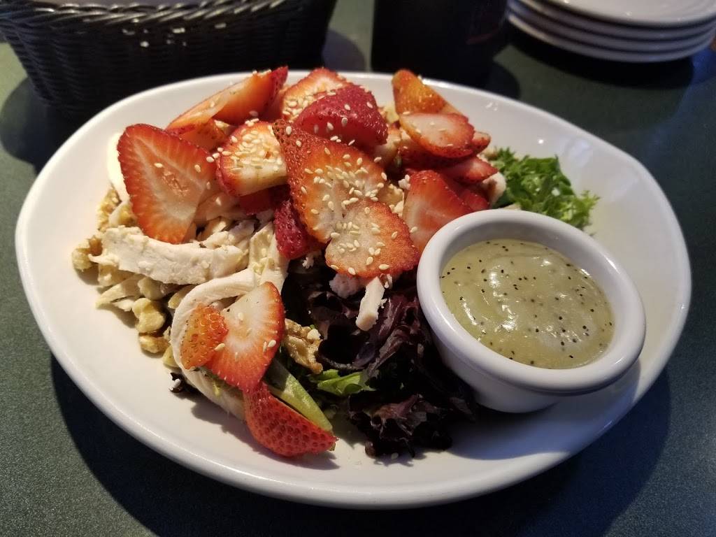 Crossroads Delicatessen | restaurant | 2795 Hedberg Dr, Minnetonka, MN 55305, USA | 9525466595 OR +1 952-546-6595