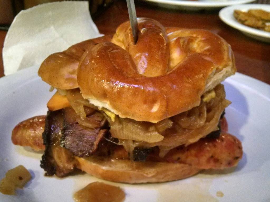 Company 7 BBQ | restaurant | 1001 S Main St, Englewood, OH 45322, USA | 9378362777 OR +1 937-836-2777