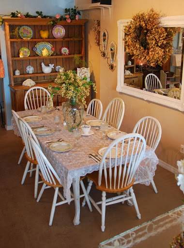 Teapots & Treasures Cafe & Curiosities | restaurant | 14137 U.S. Hwy 1, Juno Beach, FL 33408, USA | 5618810447 OR +1 561-881-0447