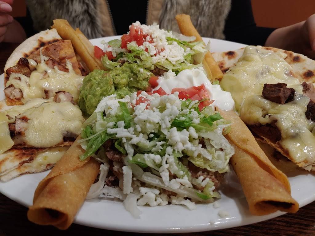 Ay Chiwawa Mexican Cafe | restaurant | 1615 Access, TX-1604 Loop, San Antonio, TX 78232, USA | 2104950757 OR +1 210-495-0757