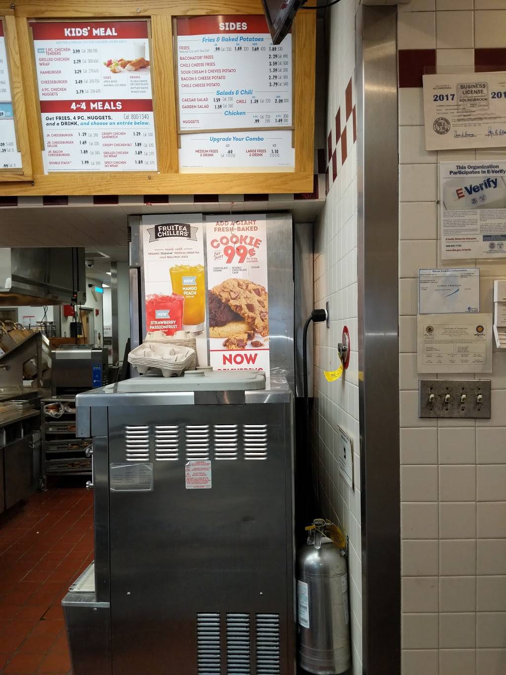 Wendys | restaurant | 396 S Bolingbrook Dr, Bolingbrook, IL 60440, USA | 6307838202 OR +1 630-783-8202