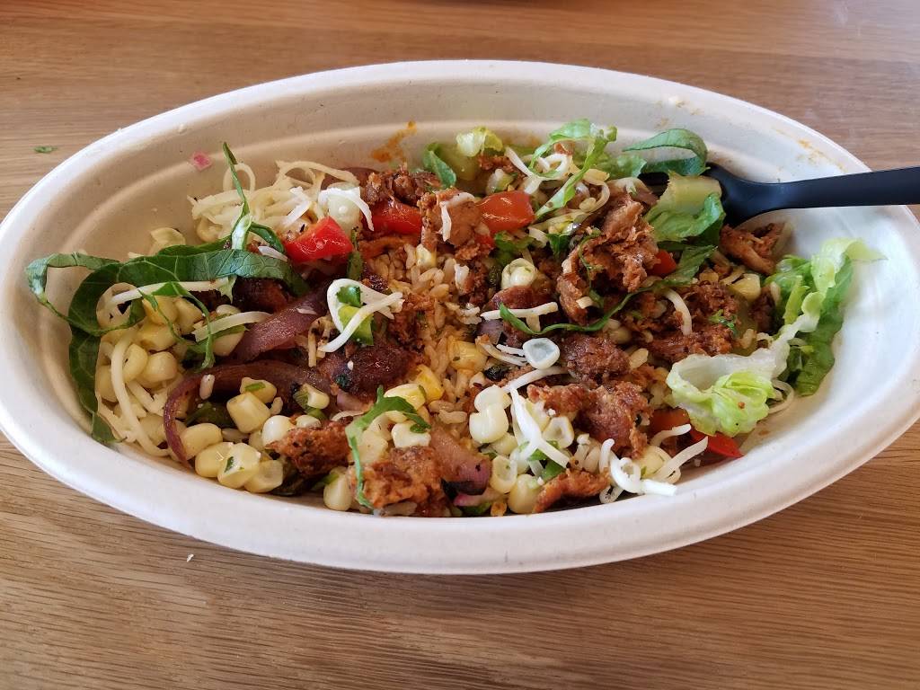 Chipotle Mexican Grill | restaurant | 135 Bluebell Dr SW, New Philadelphia, OH 44663, USA | 3303089375 OR +1 330-308-9375