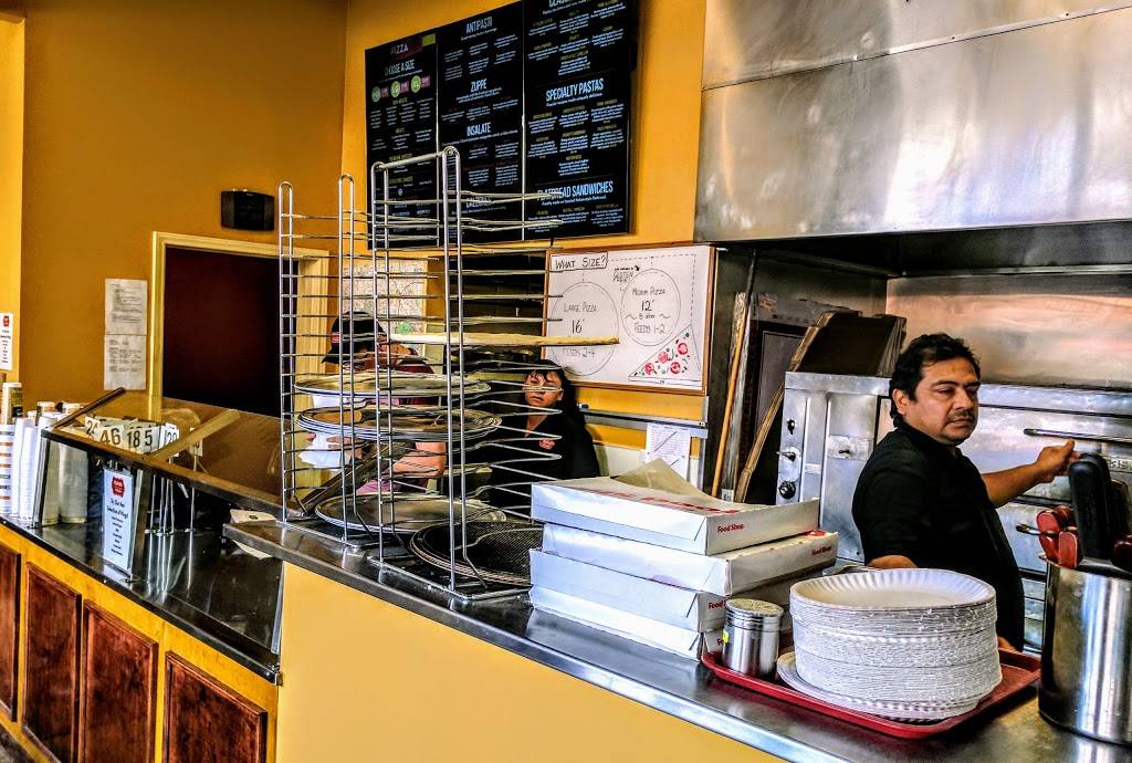 Russos New York Pizzeria Marq-E | restaurant | MARQ-E ENTERTAINMENT COMPLEX, 7620 Katy Fwy #220, Houston, TX 77024, USA | 7139562100 OR +1 713-956-2100