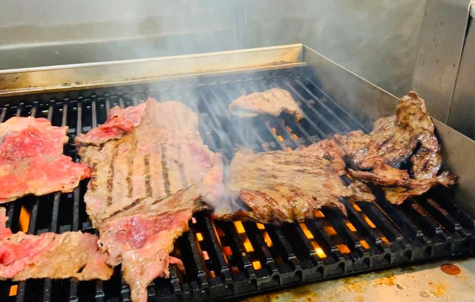 La Barca El Taconazo | restaurant | 2311 S 49th Ave, Cicero, IL 60804, USA | 7084776746 OR +1 708-477-6746