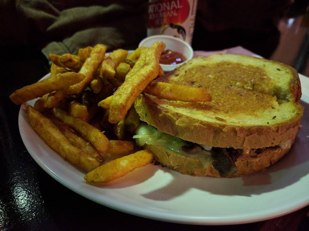 Cue Club Cafe | restaurant | 7014 Columbia Pike, Annandale, VA 22003, USA | 7039417665 OR +1 703-941-7665