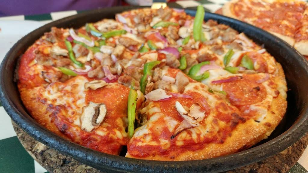 Pizza Hut | meal takeaway | 112-K Village Rd NE, Leland, NC 28451, USA | 9103719547 OR +1 910-371-9547