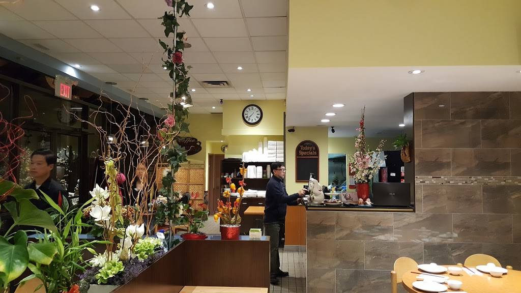 Golden Jade Restaurant | restaurant | 820 Denison St, Markham, ON L3R 3K5, Canada | 9059478282 OR +1 905-947-8282