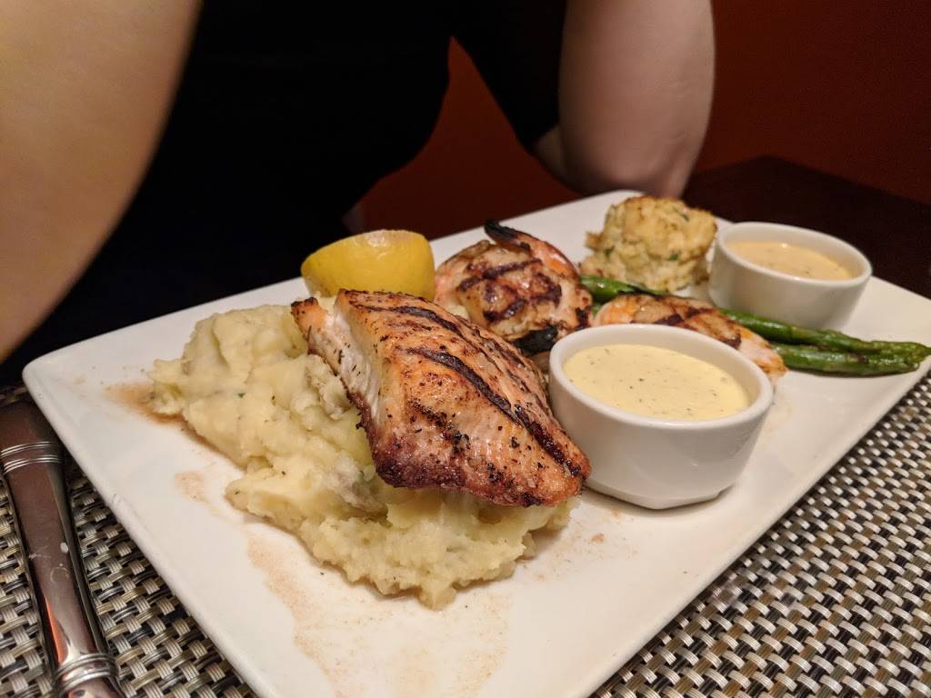 Devon Seafood Grill | night club | 39 E Chicago Ave, Chicago, IL 60611, USA | 3124408660 OR +1 312-440-8660