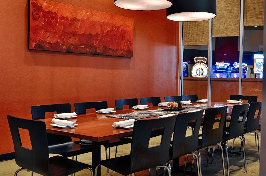 Uptown Alley Surprise | restaurant | 13525 N Litchfield Rd, Surprise, AZ 85379, USA | 6239757529 OR +1 623-975-7529