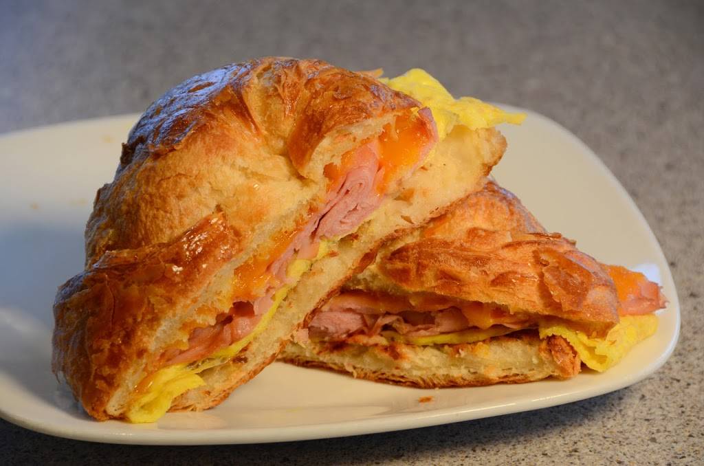 Cafe Julia | cafe | 561 Huron St, South Haven, MI 49090, USA | 2696397988 OR +1 269-639-7988