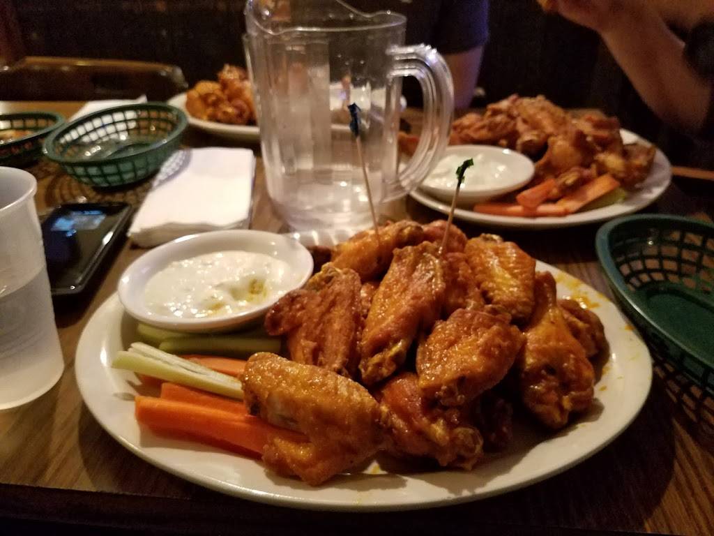 Snyder Bar and Grill | restaurant | 2067 Kensington Ave, Amherst, NY 14226, USA | 7168394846 OR +1 716-839-4846