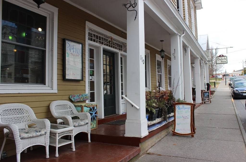 Blue Phoenix Cáfe and Market | restaurant | 110 West E Washington St, Lexington, VA 24450, USA | 5404618306 OR +1 540-461-8306