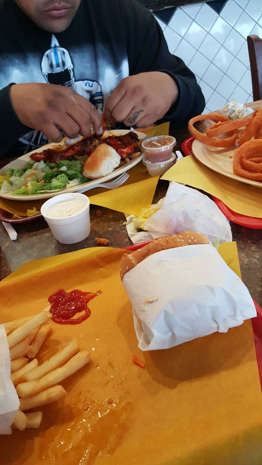 Jims Burgers | restaurant | 10159 Garvey Ave, El Monte, CA 91733, USA | 6264434018 OR +1 626-443-4018