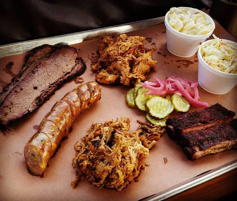 Woodpile BBQ Shack | restaurant | 303 S Main St, Clawson, MI 48017, USA | 2485658149 OR +1 248-565-8149
