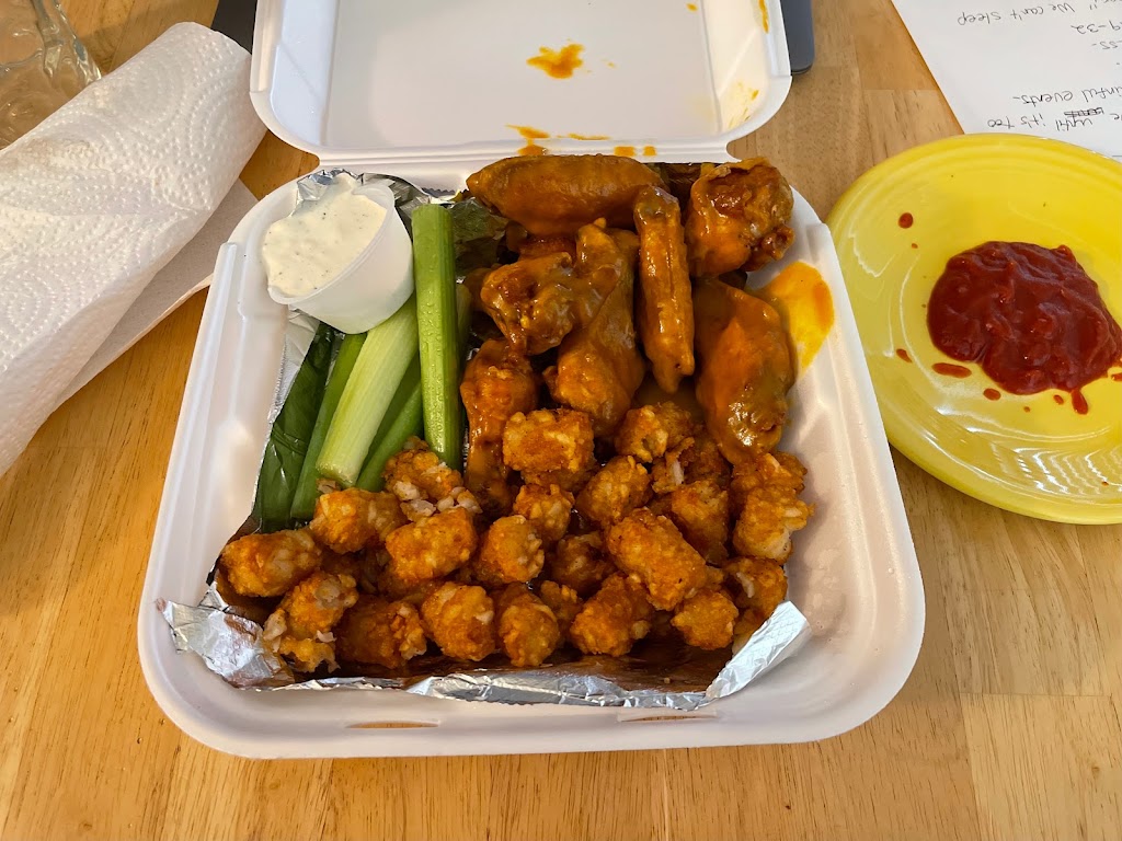 Weitzels Wings Aka Double Dubs | restaurant | 1010 S 3rd St, Bosler, WY 82070, USA | 3073994035 OR +1 307-399-4035