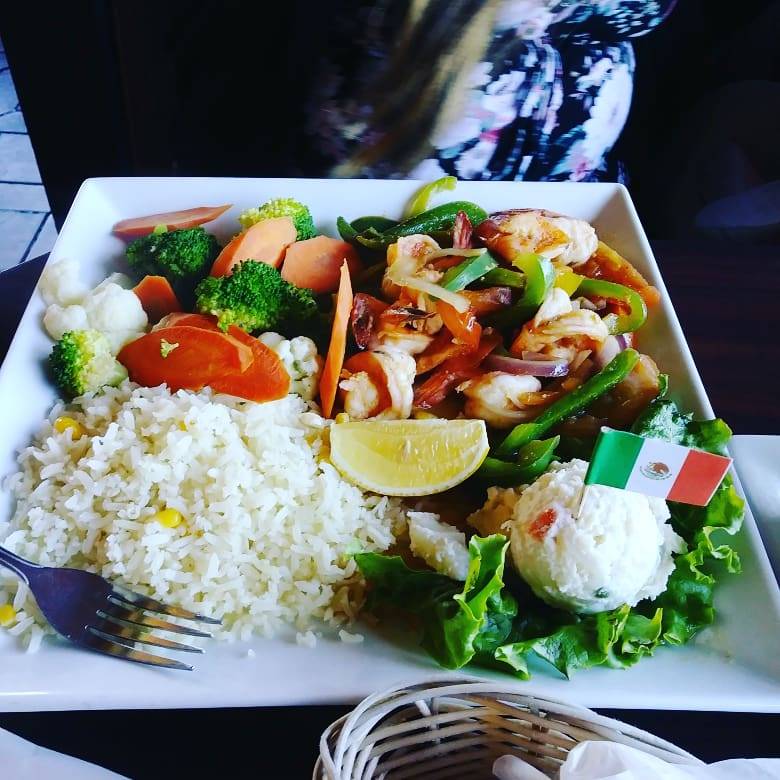 El Delfin | restaurant | 1800 S Central Ave, Los Angeles, CA 90021, USA | 2137462240 OR +1 213-746-2240