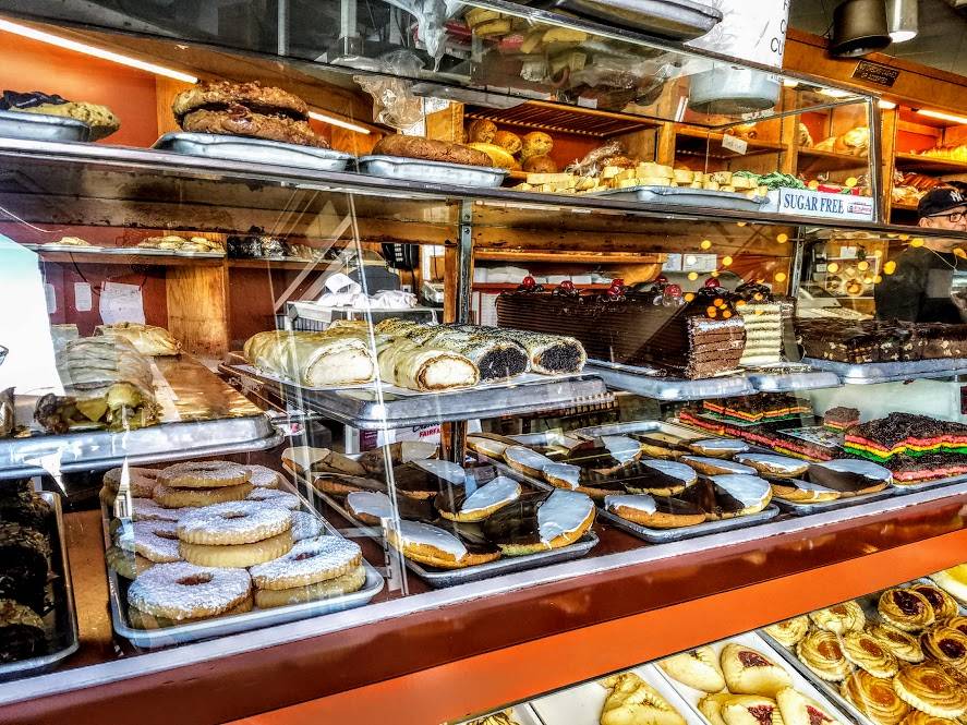 Canters Restaurant, Bakery, Deli and Bar | meal delivery | 419 N Fairfax Ave, Los Angeles, CA 90036, USA | 3236512030 OR +1 323-651-2030