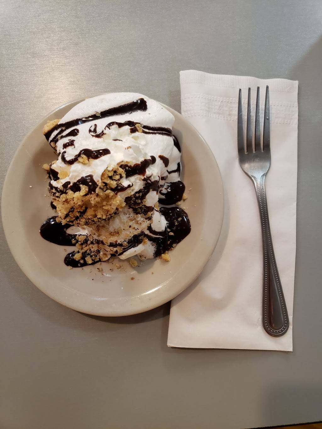 Blackberry Corner Tavern | bakery | 5975 N Elliston-Trowbridge Rd, Martin, OH 43445, USA | 4198368377 OR +1 419-836-8377