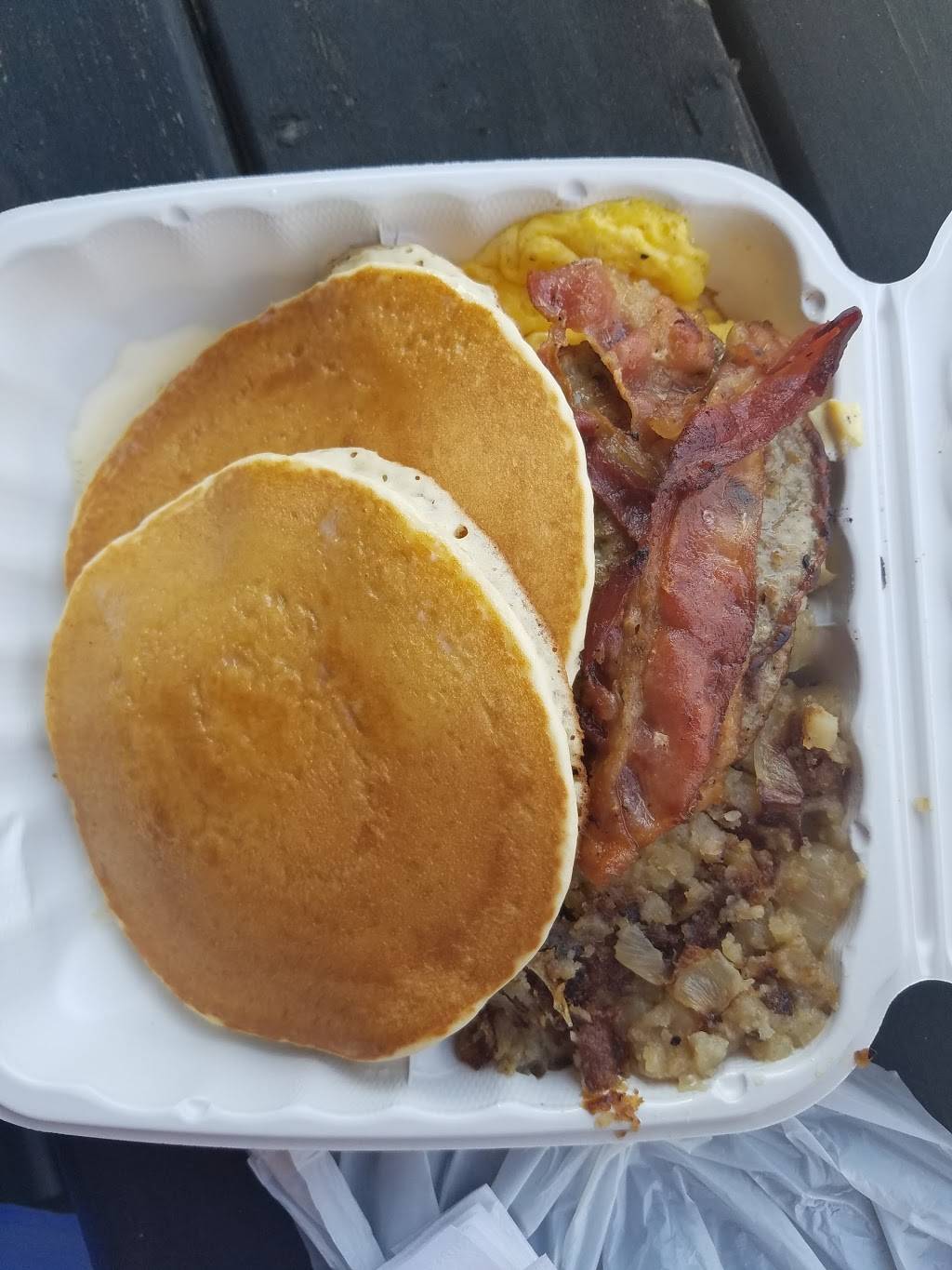 Tony’s Place | restaurant | 1401 H St NE, Washington, DC 20002, USA | 2023962482 OR +1 202-396-2482