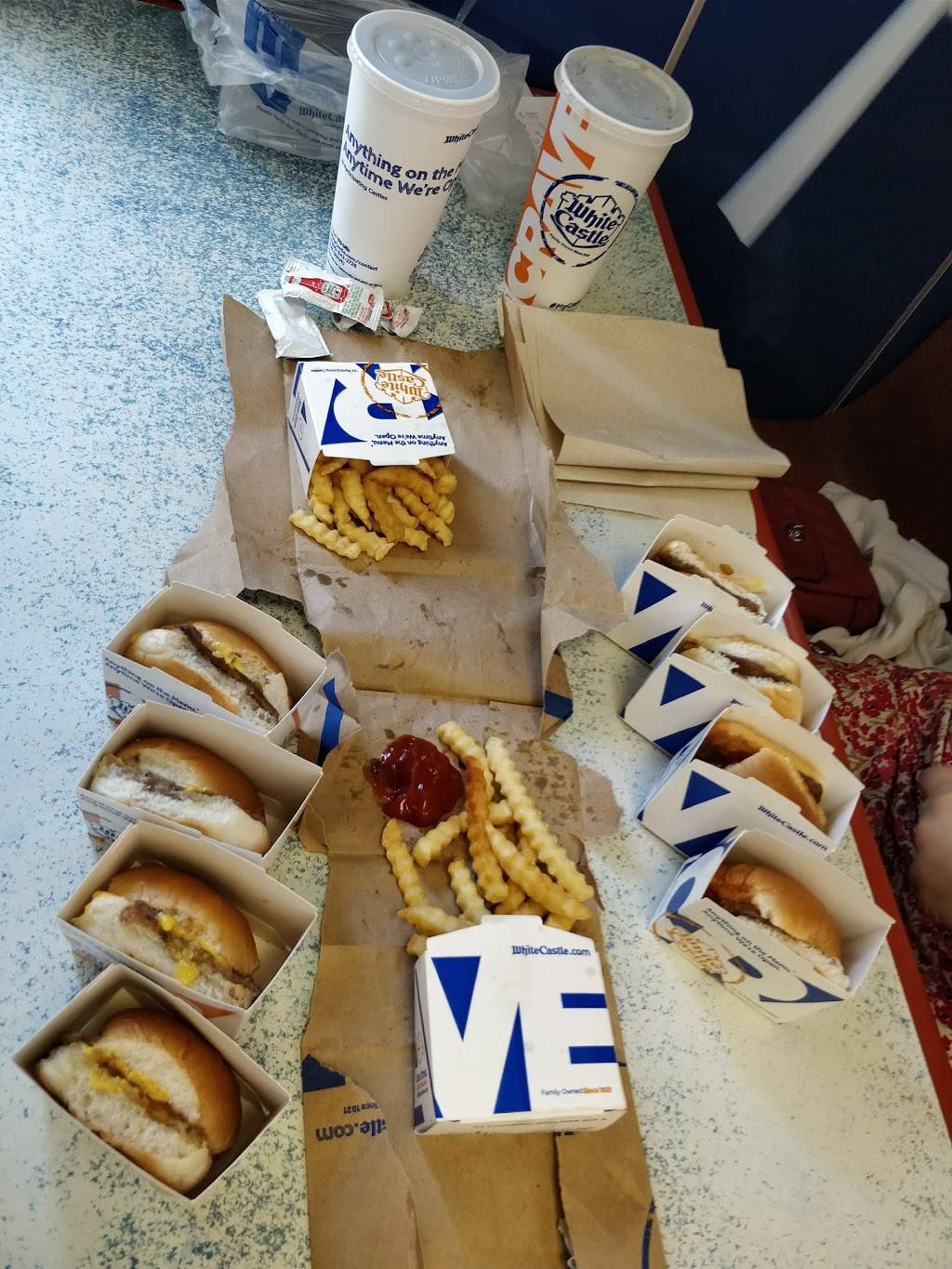 White Castle | restaurant | 351 E 103rd St, New York, NY 10029, USA | 2128766737 OR +1 212-876-6737